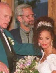 Catherine Linda Martinez : Facts About Mike Love's ex-wife